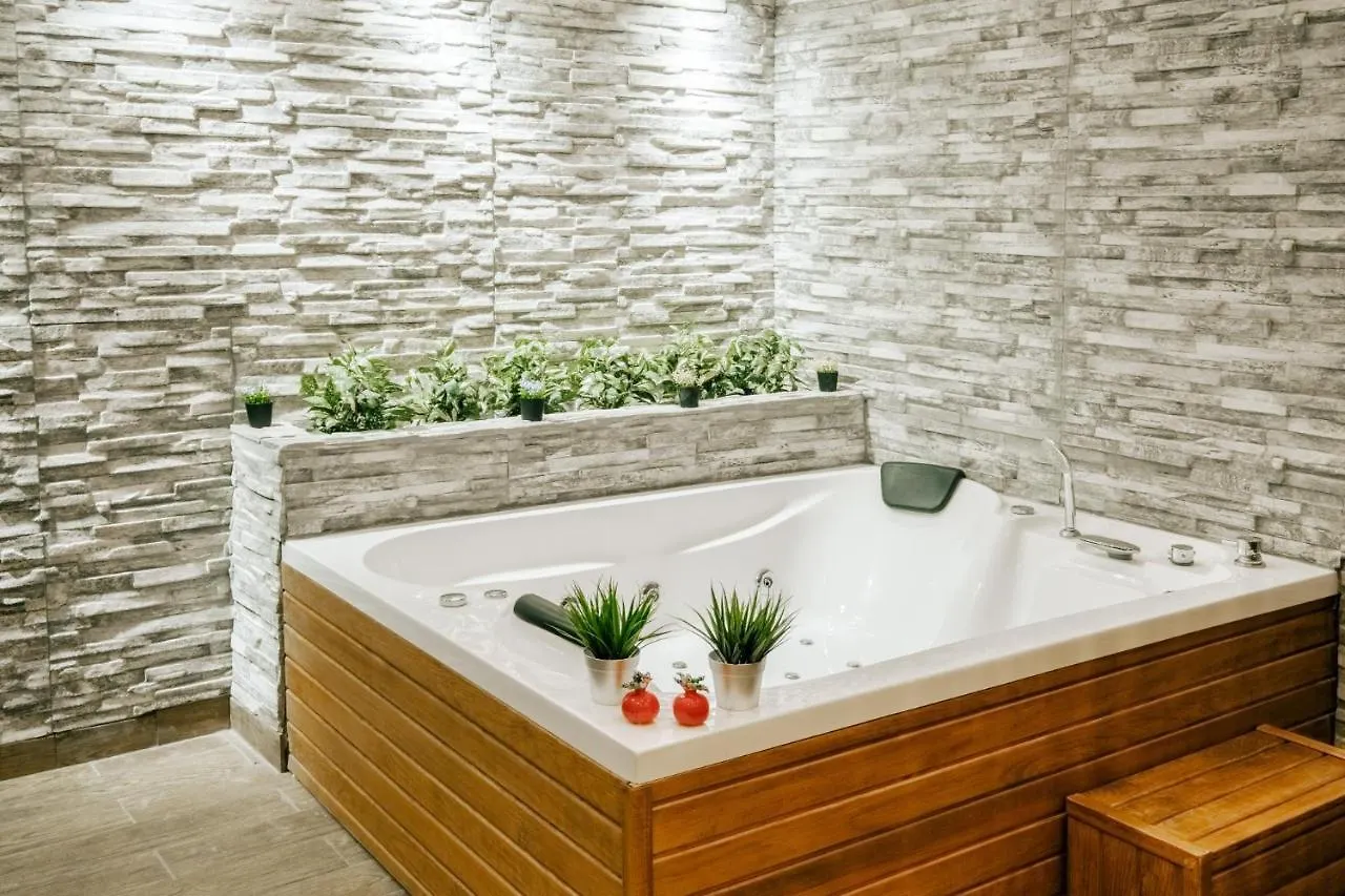 Flat W Jacuzzi 2 Min To Metro Near Marmara Park Apartment Istanbul